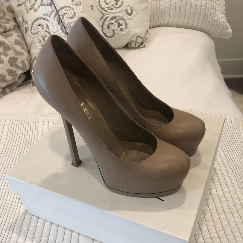 YSL tribute nude leather pumps sz 37/7